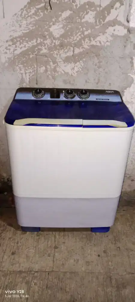 Dijual mesin cuci merek AQUA