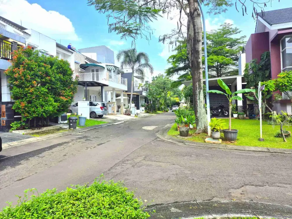 Rumah emerald depan taman siap huni harga nego yuk survey2