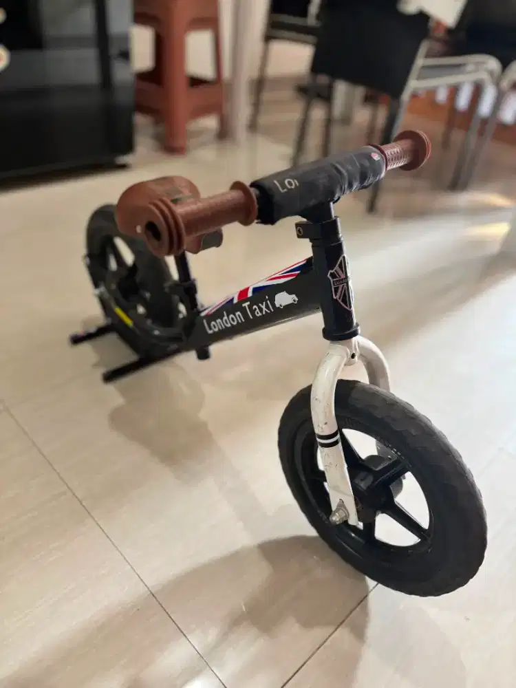 Jual Cepat! Balance Bike London Taxi Original Warna Hitam