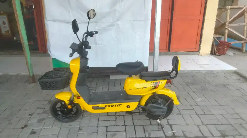Di jual sepeda liatrik normal lengkap aki baru semua