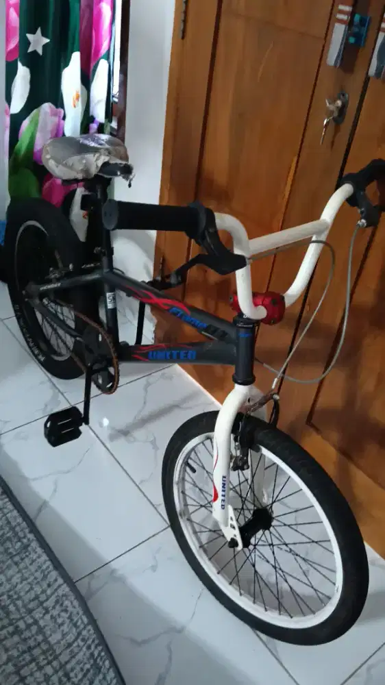 Sepeda BMX 20 united