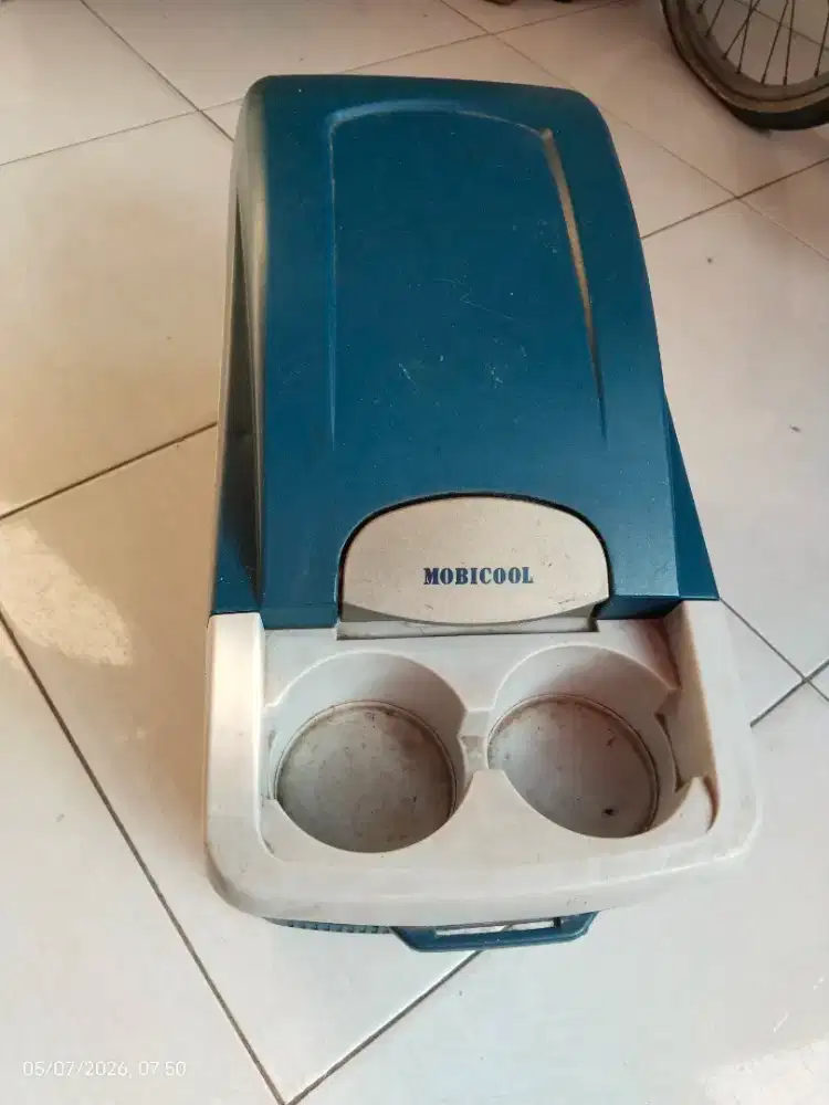 Kulkas Mobil Portabel Mobicool (Mini Car Cooler/Warm Box)