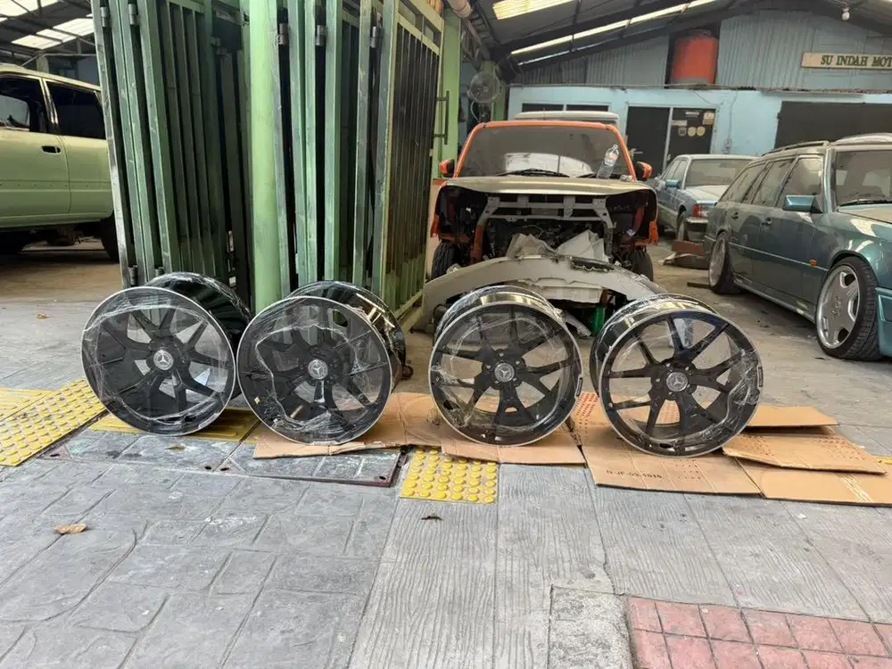 Dijual Velg r20 AMG Replika