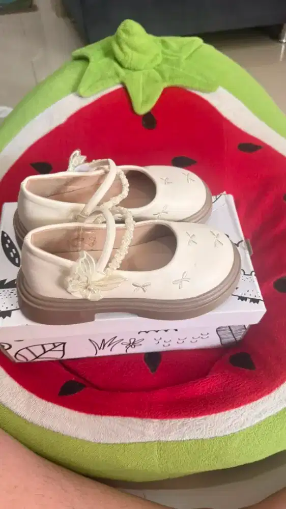 Preloved sepatu anak perempuan