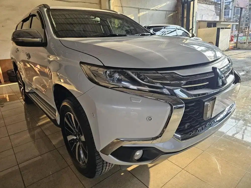 Mitsubishi Pajero Sport Dakar 4X2 Ultimate 2019 Putih