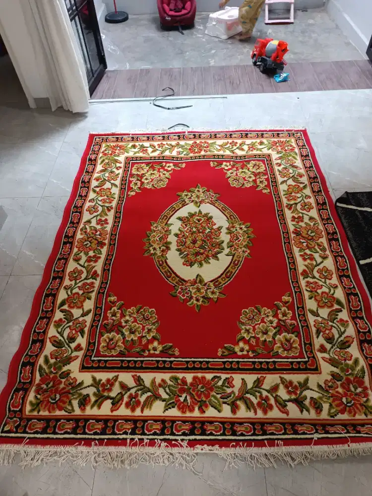 Karpet permadani merah