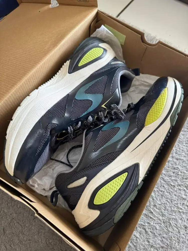 Sepatu Sneakers Skechers Size 45