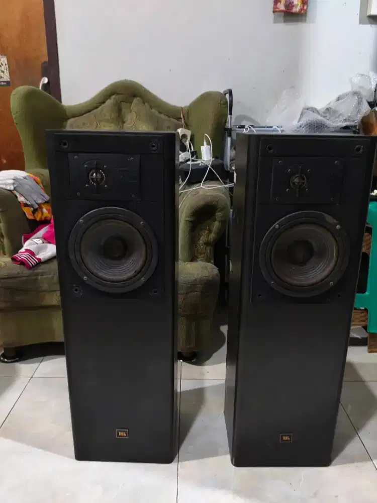 JBL LX33 speaker
