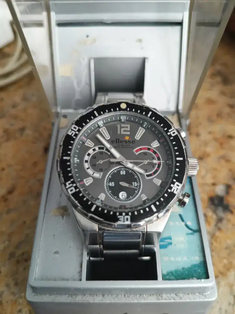 Bismilah djual jam tangan ellesse original crono..normal hrg 650rb