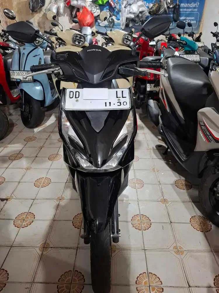 Honda Beat Deluxe 110cc 2025 hitam