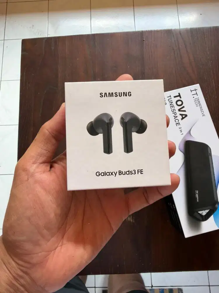 Samsung Galaxy Buds 3 Fe plus Bluetooth Speaker