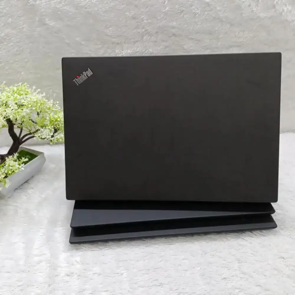 Lenovo T460s, cepat, tangguh, dan siap menunjang aktivitasmu.