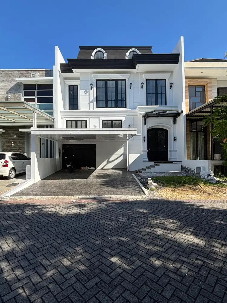 DIJUAL RUMAH EUROPEAN CLASSIC MEWAH SEMI FURNISHED PAKUWON INDAH!