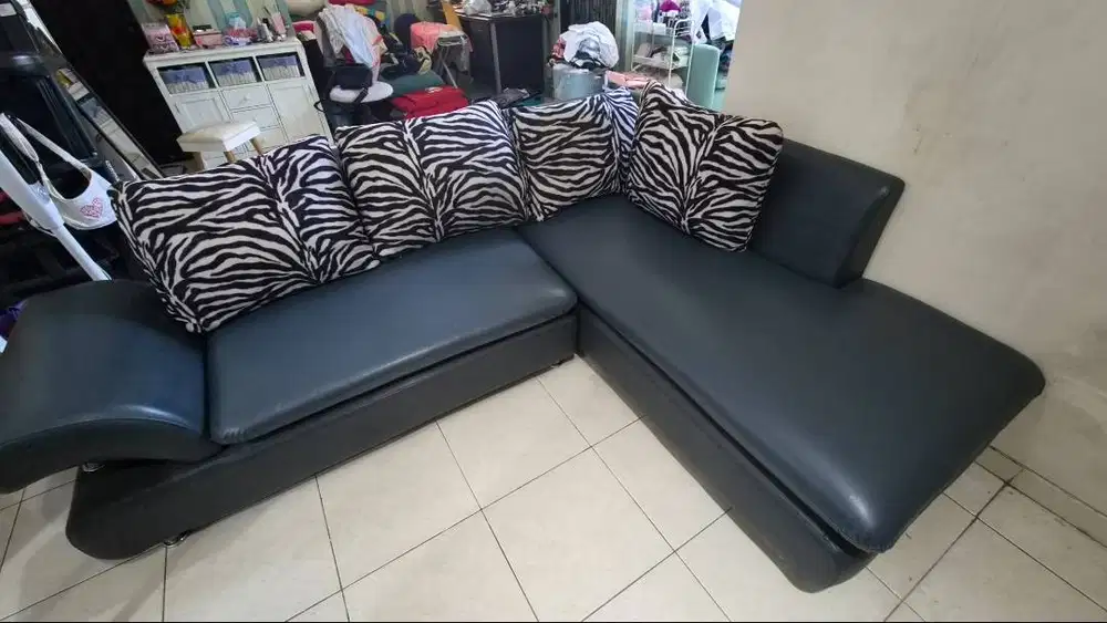 Sofa L kondisi masih bagus