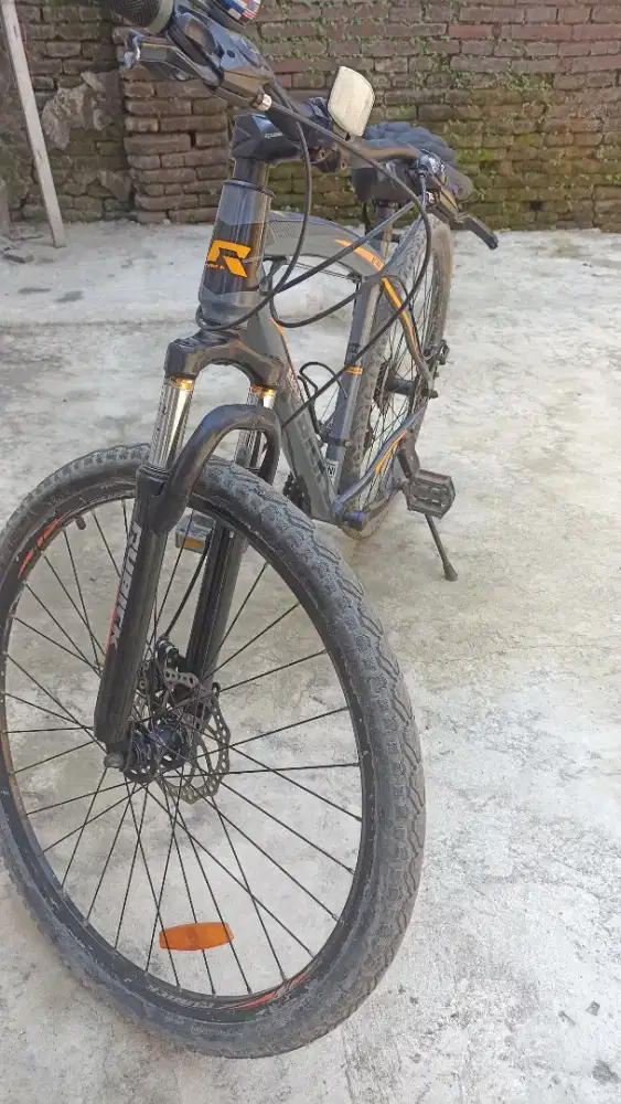 Mangga yg mau bergoesriya, saya tawarkan sepada