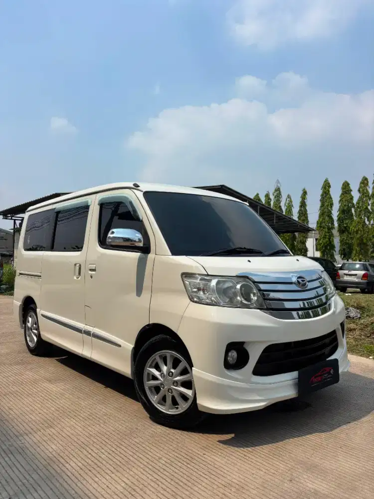 Daihatsu Luxio X manual 2016 bekas murah
