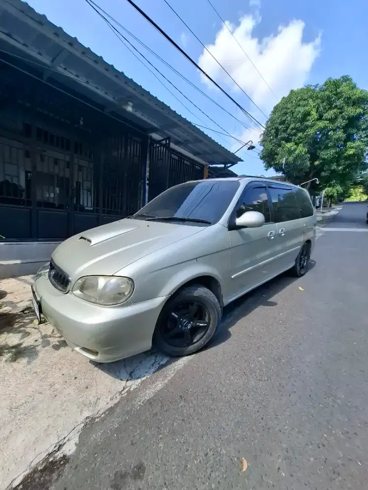 Dijual kia krnival diesel at th 2000