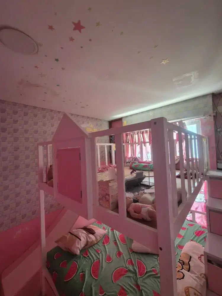 Dijual pelosotan kamar anak bekas