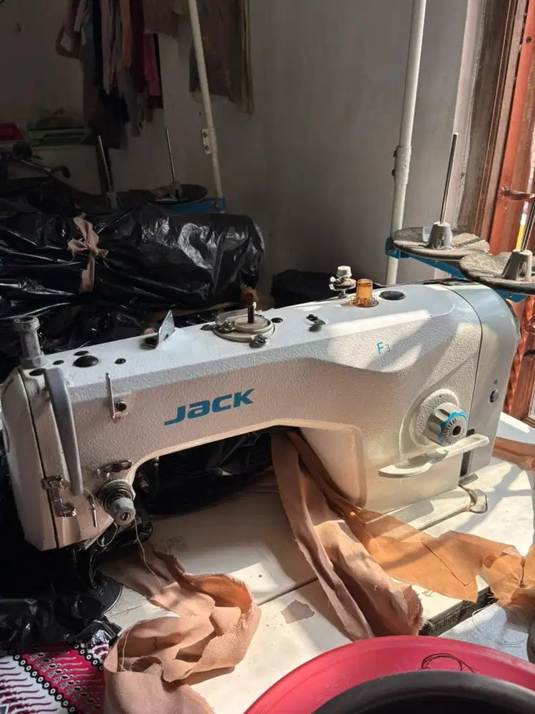 Mesin jahit Jack F3 second bagus