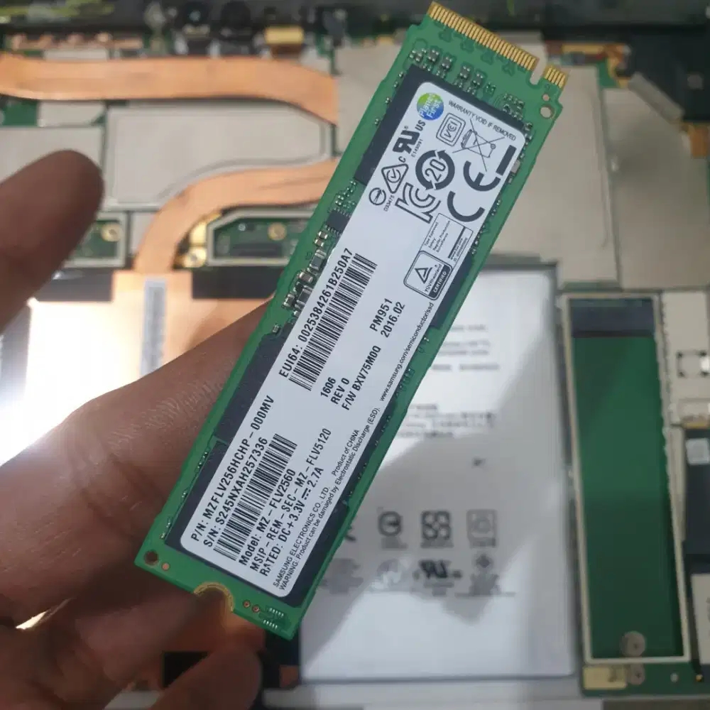 SSD M2 NVME 256GB - 100 /99 PERSEN