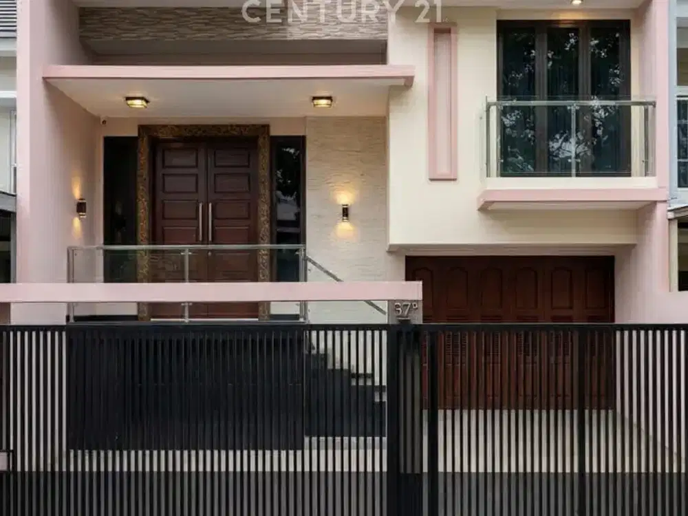 Rumah Bagus  Citra 5 Bgn 3 Lantai Jual Dengan Furniture