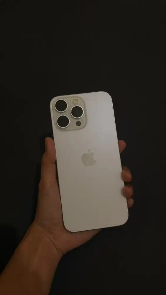 iPhone 16 Pro Max 256 GB Resmi iBox Fullset Like New + Garansi aktif