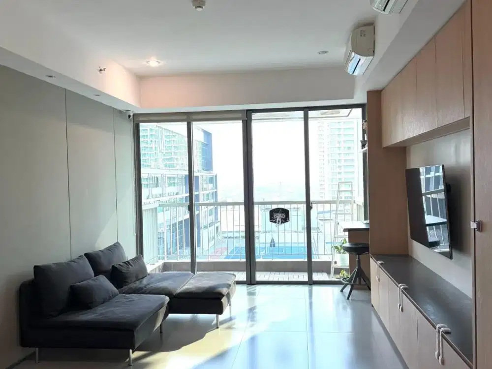 Apartemen ST Moritz luas 107m, Furnsihed rapi private lift, murah