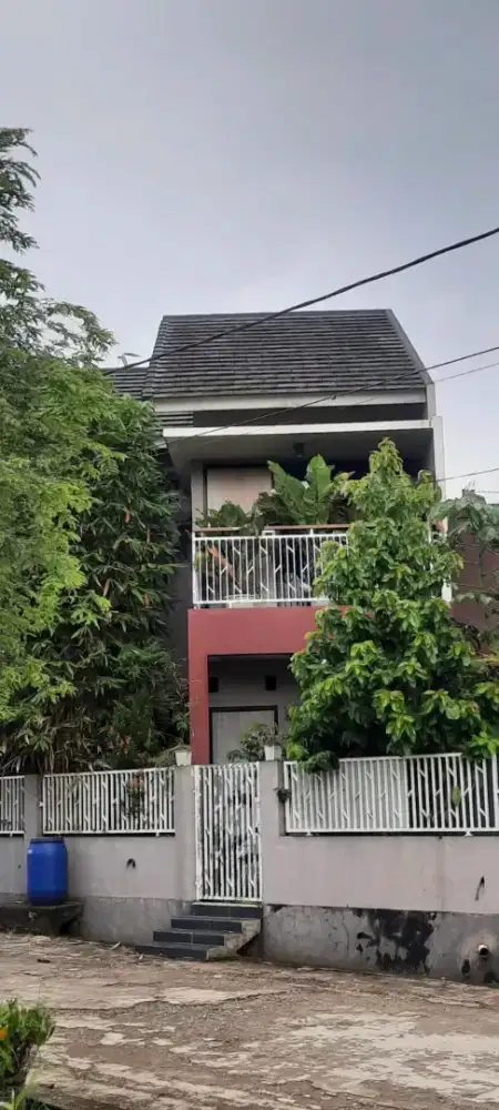 Dikontrakkan rumah 2 lt fasilitas lengkap di Bogor Asri nanggewee