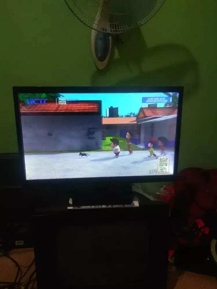 Tv led 22 inch samsung+stb normal siap tonton nego tipis