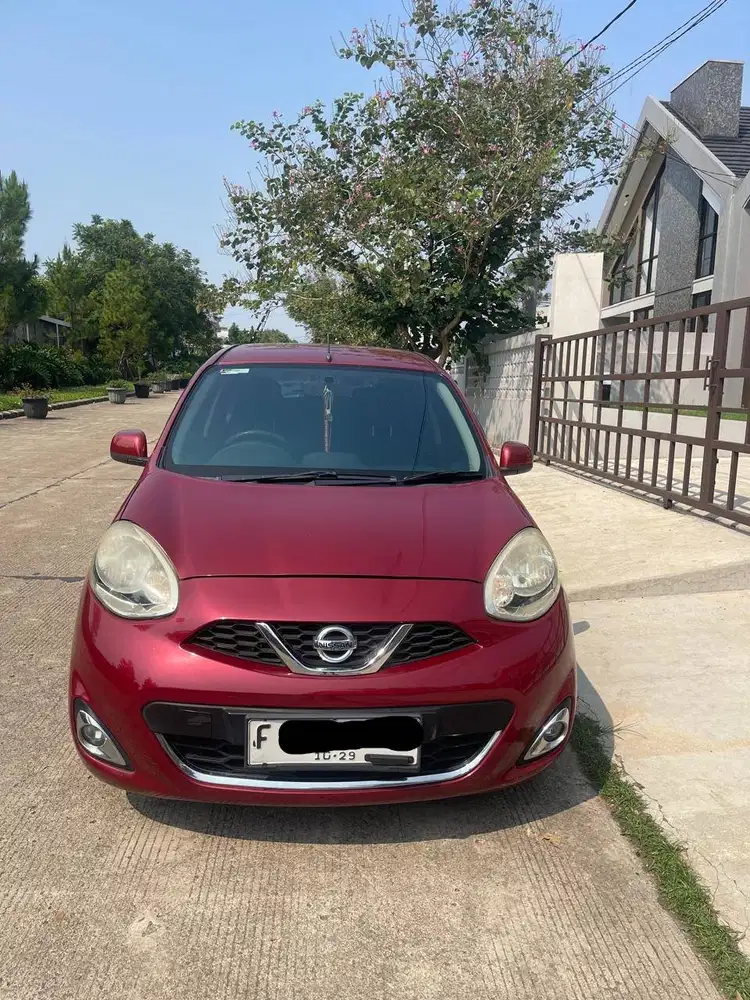 NISSAN MARCH 1.2 4X2 AT 2014 MAROON