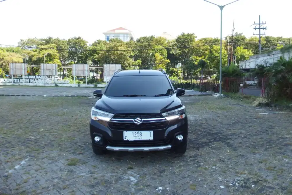 Suzuki XL7 2022 km 8rb matik