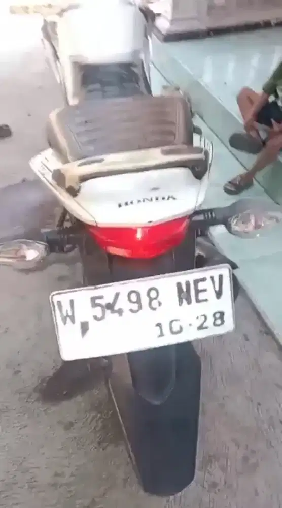 Honda cb150r 2013
