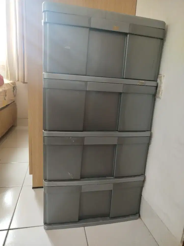 Rak Plastik 4 laci