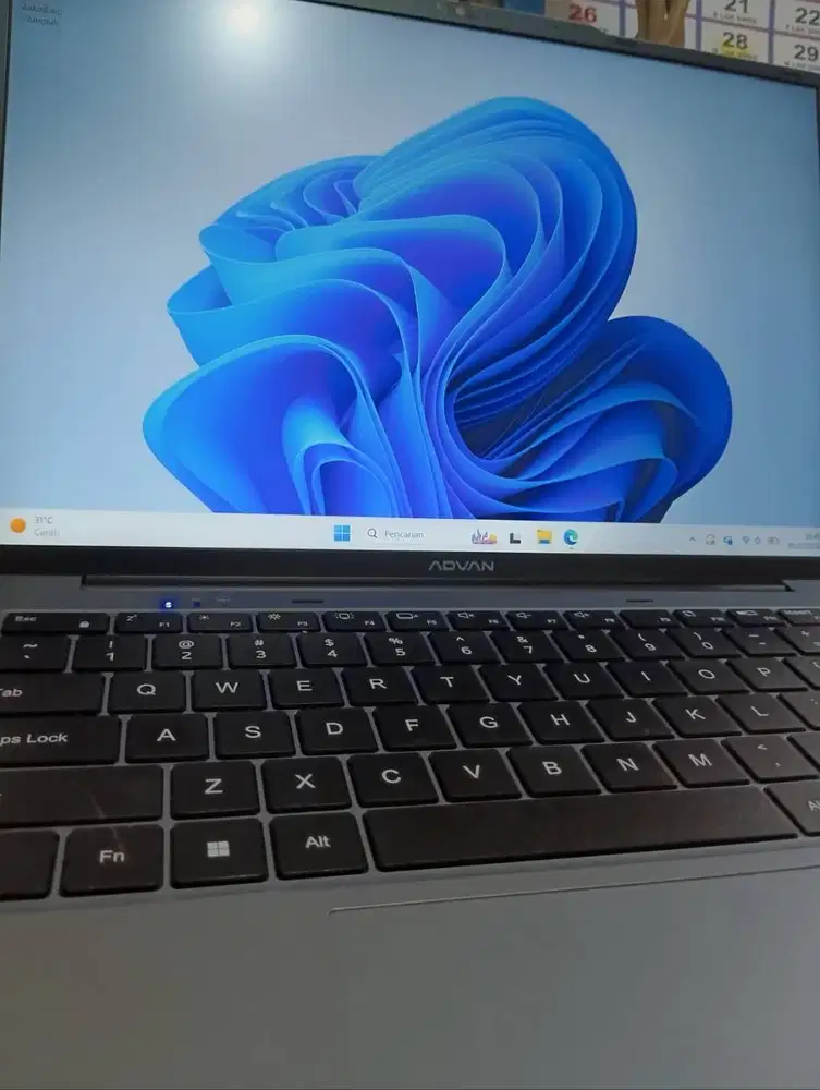 ADVAN Laptop WorkMate | AMD Ryzen 5 3500U / Intel i3-1215U | 14 Inch
