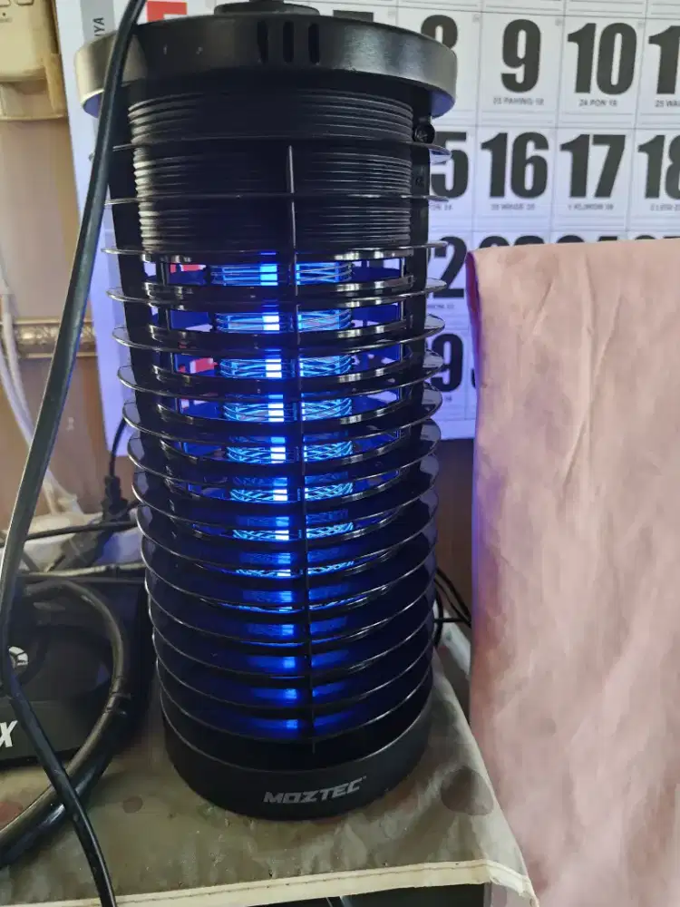 Penangkap Nyamuk Elektrik Krisbow Moztec Second