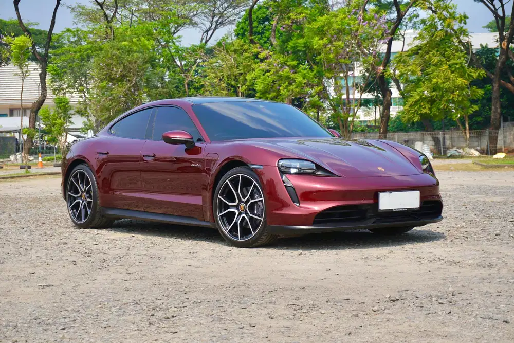 ELECTRIC COUPE ! Porsche Taycan ATPM 2021 / 2022