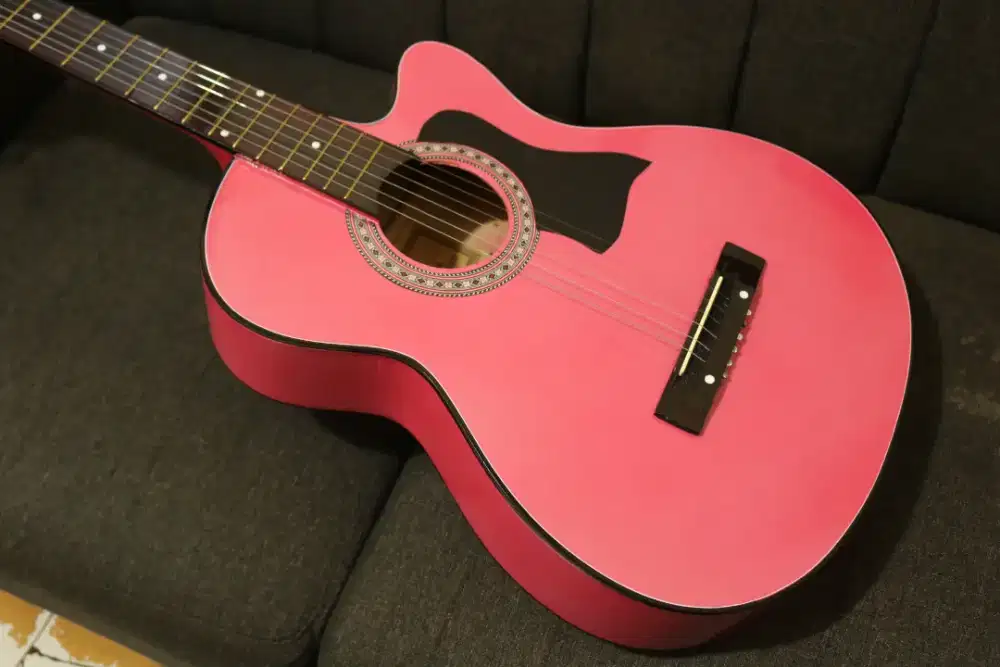 Gitar akustik Yamaha baru siap antar cod bayar di tempat