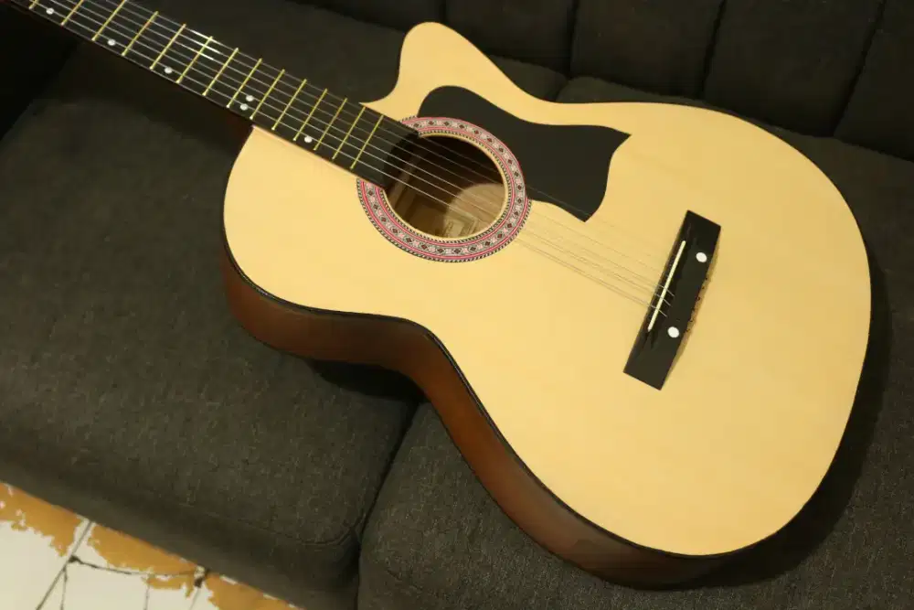 Gitar akustik Yamaha baru siap antar cod bayar di tempat