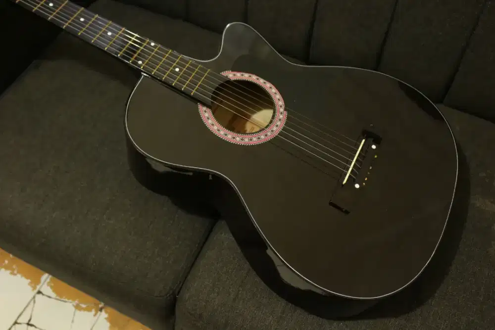 Gitar akustik Yamaha baru siap antar cod bayar di tempat