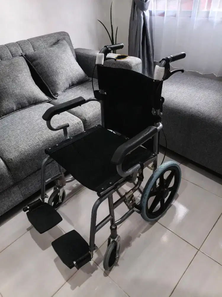 Kursi Roda lipat
