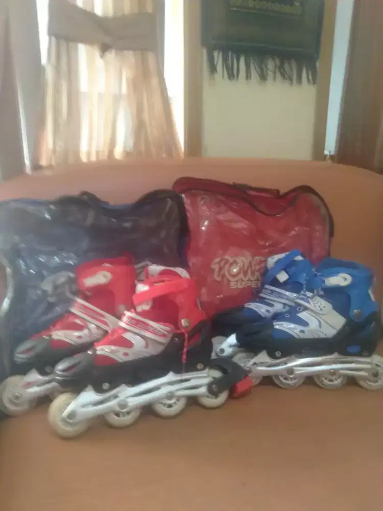 Dijual cepat 2 pasang Roller Blade