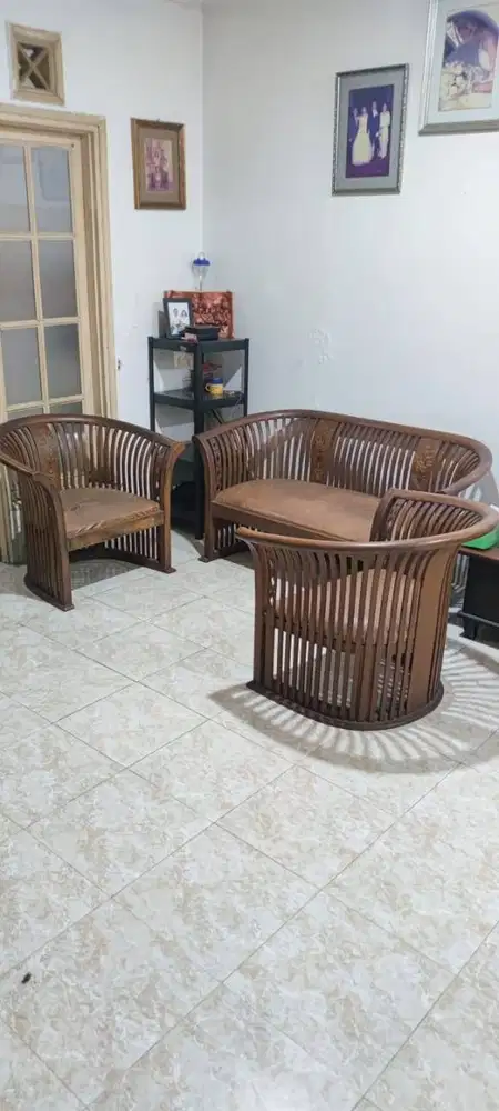 Furniture Jati Murah(meja kursi 1 set, lemari baju, lemari TV)