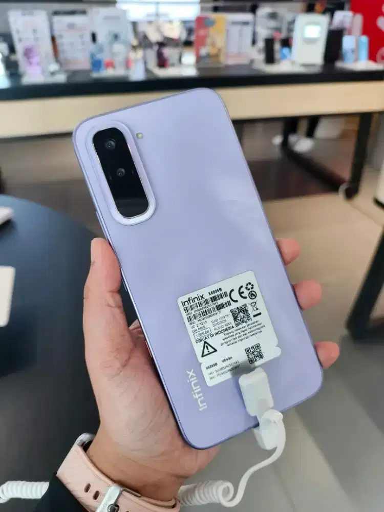 INFINIX HOT 70 2-3JUTAAN MEMORI BESAR