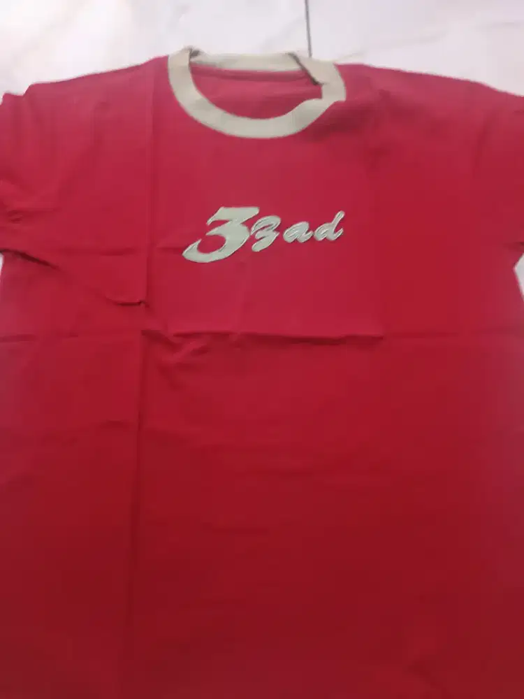 KAOS PENDEK PRIA MERAH