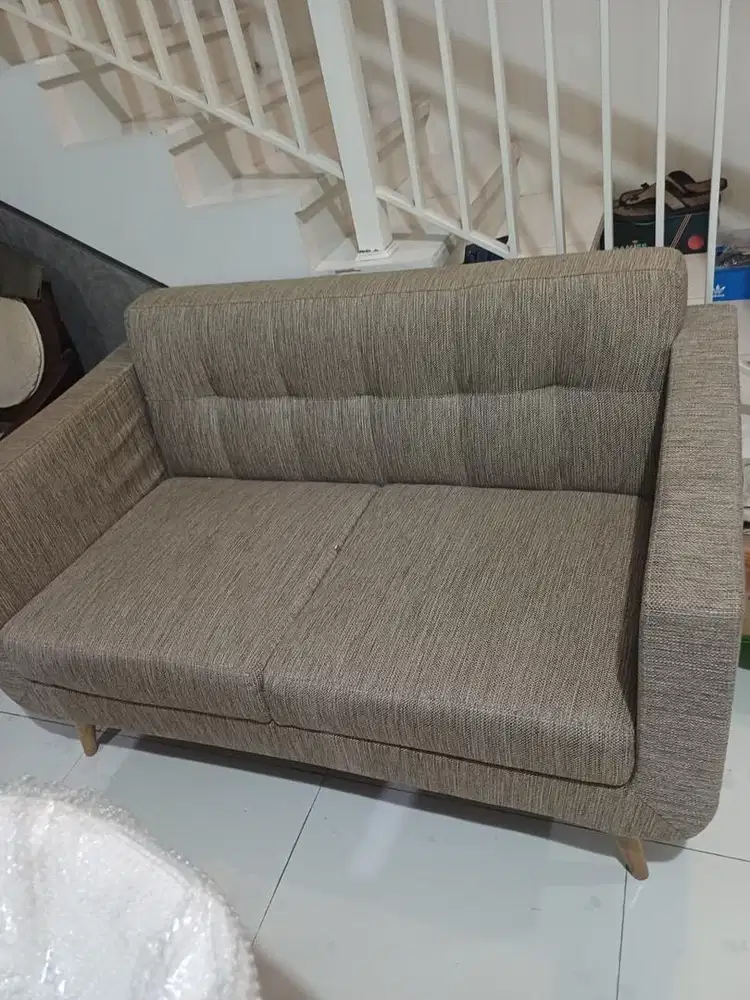 Sofa vinoti kondisi 99persen bagus seperti baru