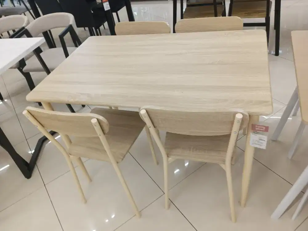 SET MEJA MAKAN MINIMALIS