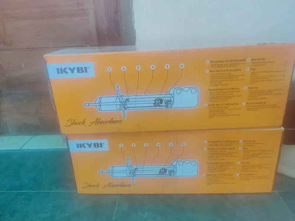 Shockbreaker Depan Yaris 2006 Ori (Kanan Bocor, Kiri Aman).