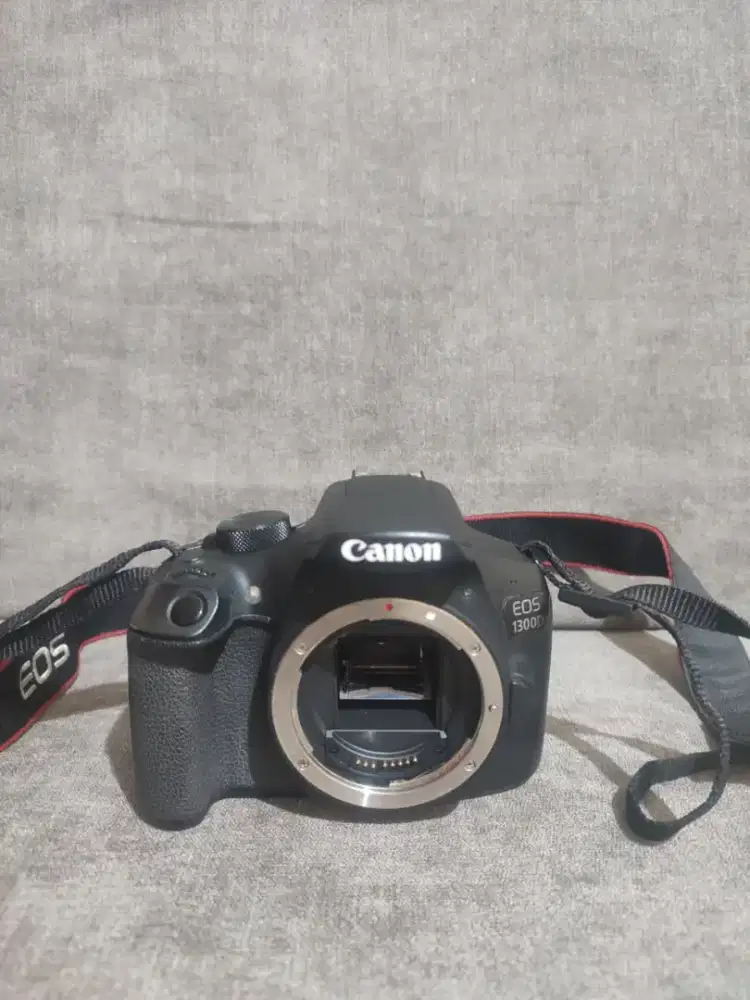 Kamera DSLR CANON 1300D