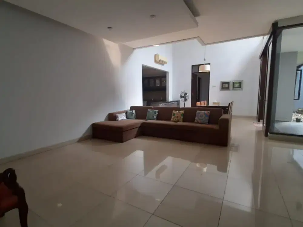 Rumah disewakan di Cipete
