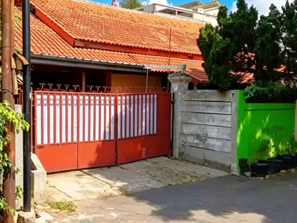 DIJUAL RUMAH MEWAH DI PONDOK BAMBU – COCOK UNTUK HUNIAN EKSKLUSIF ATAU INVESTASI